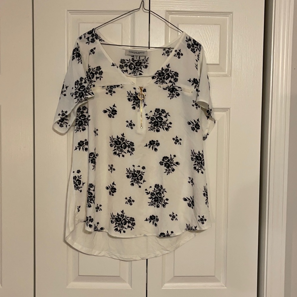 Tempted hearts white/black floral blouse